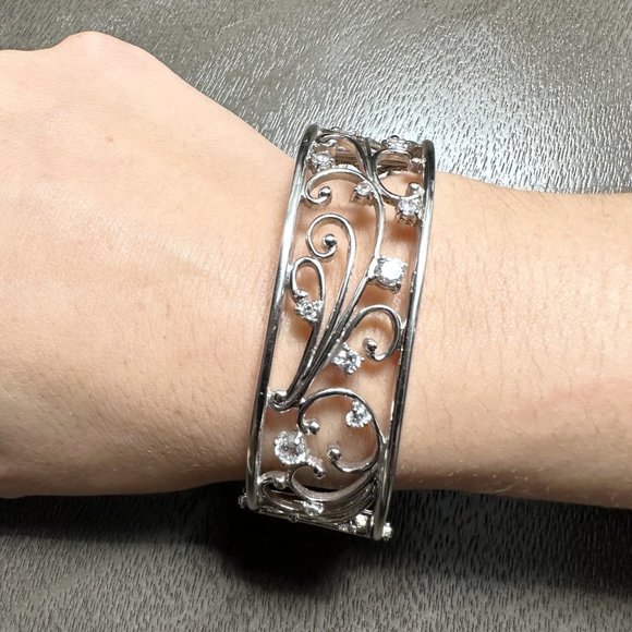 Italian Sterling Silver Filigree Bangle Bracelet - Like New - Picture 2 of 6